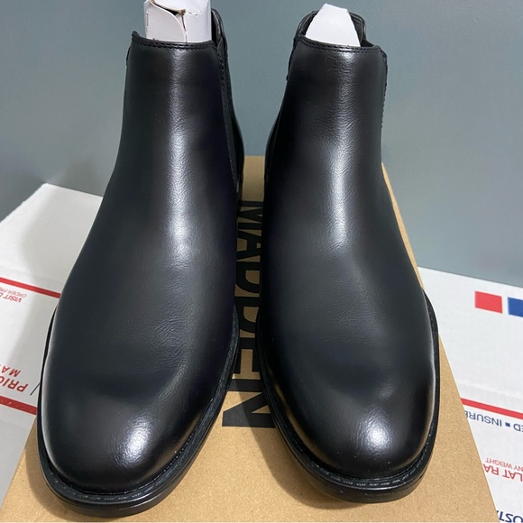 Madden Maxxin Mid Height Slip On Chelsea Boot - Picture 6 of 8
